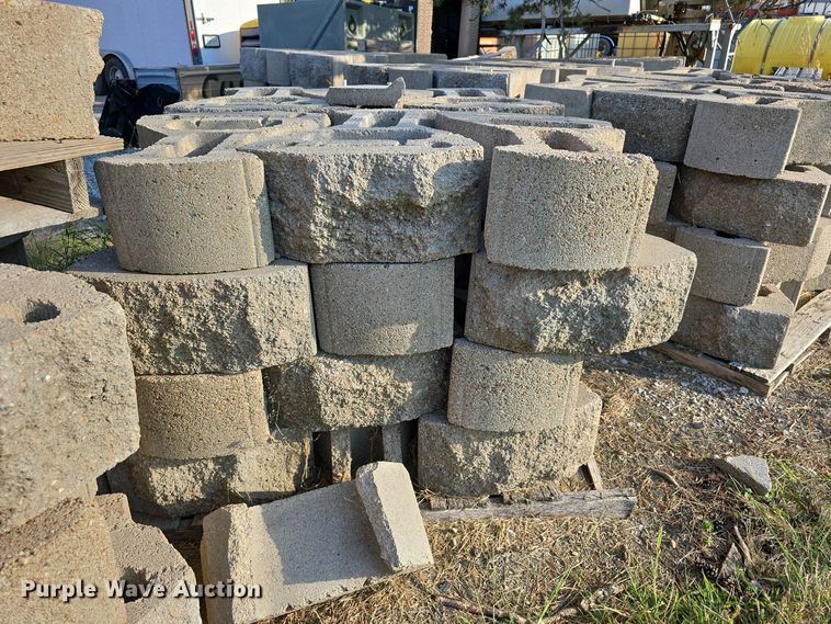 image for item LW9890 (21) pallets of landscaping blocks