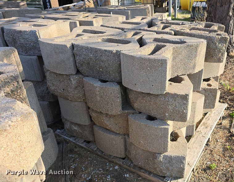 image for item LW9890 (21) pallets of landscaping blocks