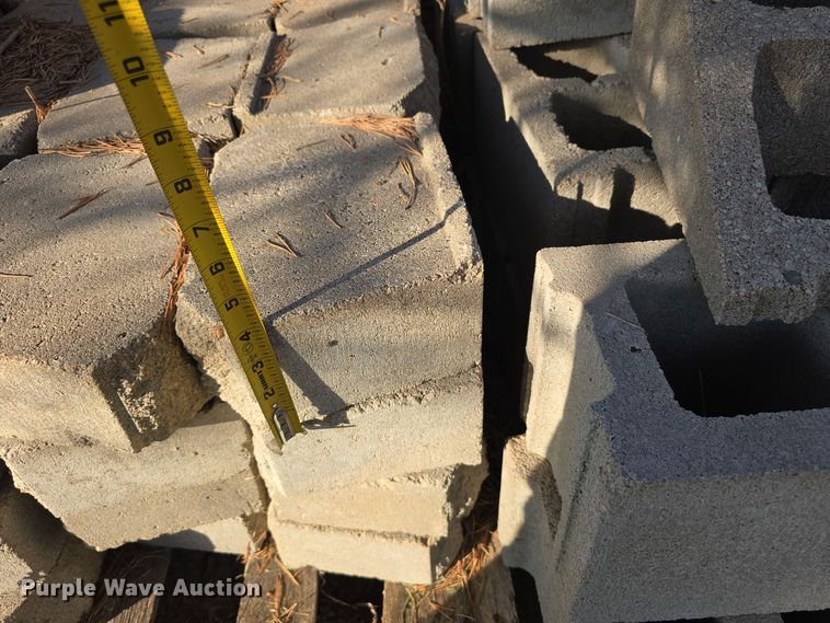 image for item LW9890 (21) pallets of landscaping blocks