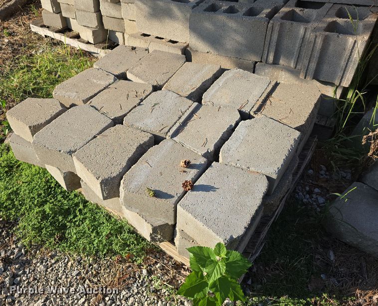 image for item LW9890 (21) pallets of landscaping blocks