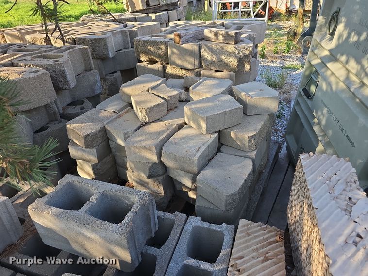 image for item LW9890 (21) pallets of landscaping blocks