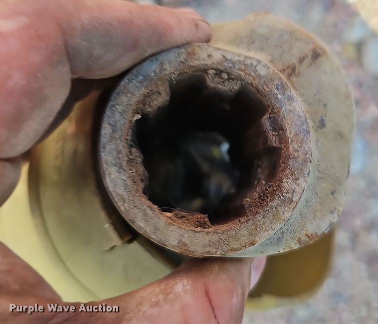 image for item LW9891 (2) spreaders