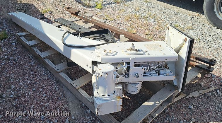 image for item LW9892 Crane