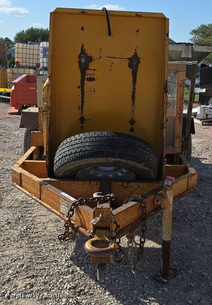 image for item LW9896 2007 Marathon Equipment Inc KEB260T tar kettle