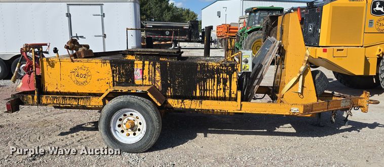 image for item LW9896 2007 Marathon Equipment Inc KEB260T tar kettle