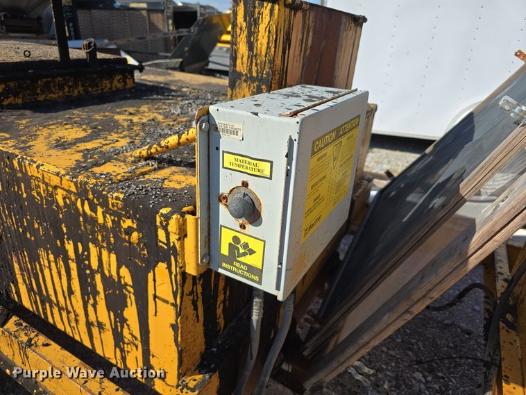 image for item LW9896 2007 Marathon Equipment Inc KEB260T tar kettle