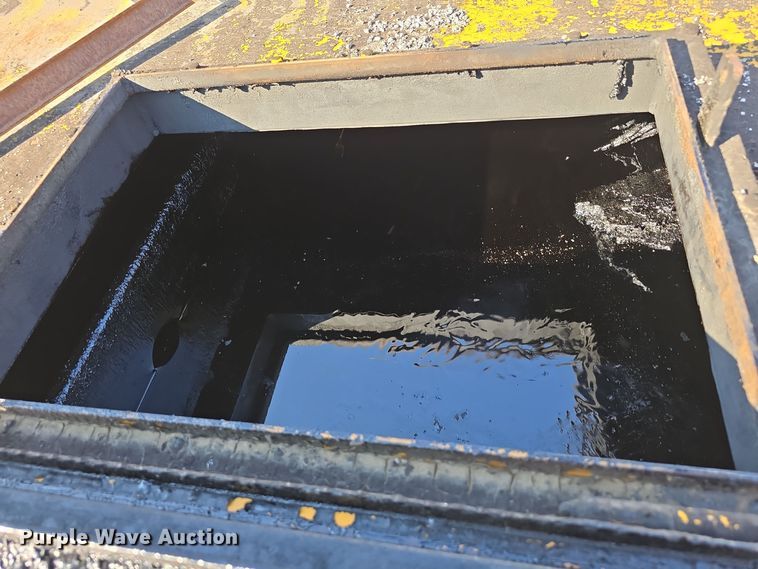 image for item LW9896 2007 Marathon Equipment Inc KEB260T tar kettle