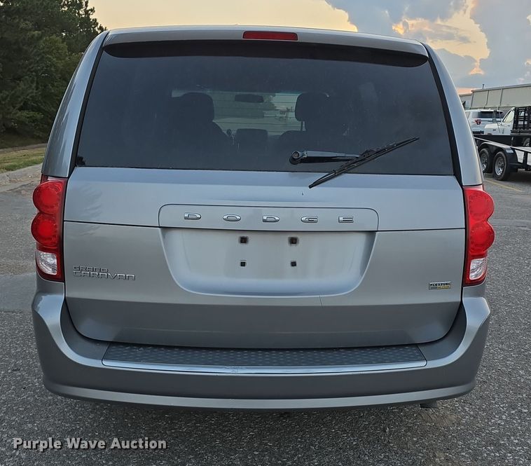 image for item LW9900 2016 Dodge Grand Caravan van