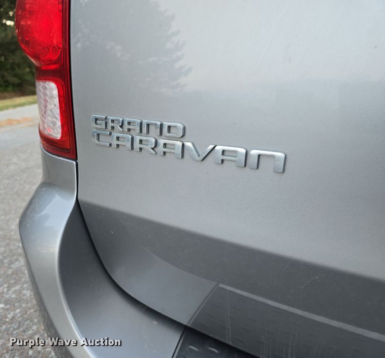 image for item LW9900 2016 Dodge Grand Caravan van