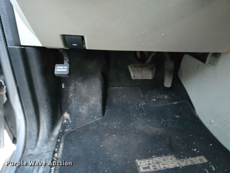 image for item LW9900 2016 Dodge Grand Caravan van