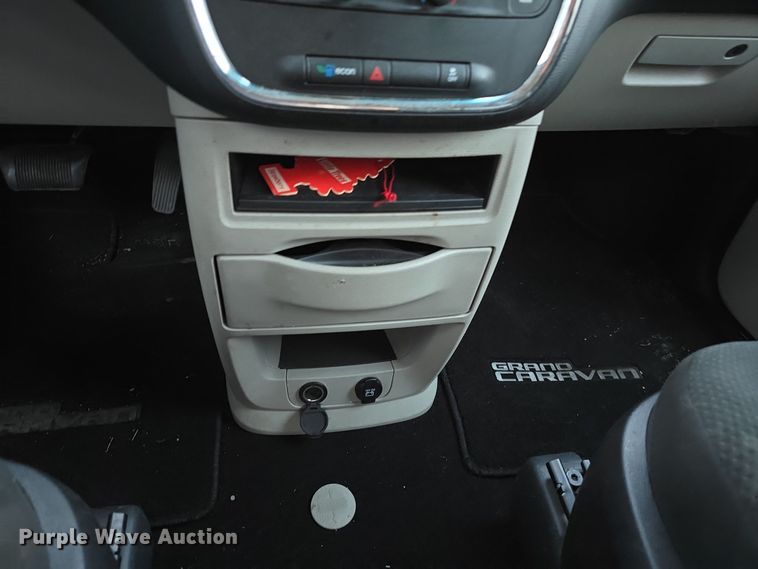 image for item LW9900 2016 Dodge Grand Caravan van