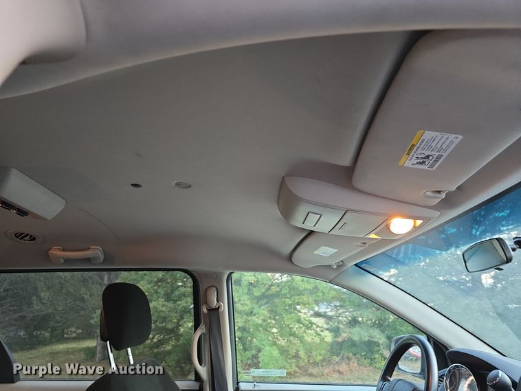 image for item LW9900 2016 Dodge Grand Caravan van