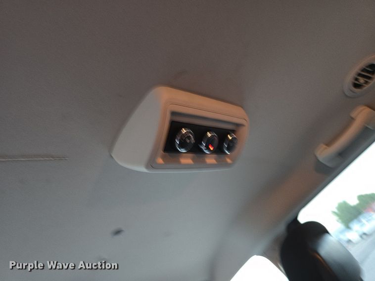 image for item LW9900 2016 Dodge Grand Caravan van