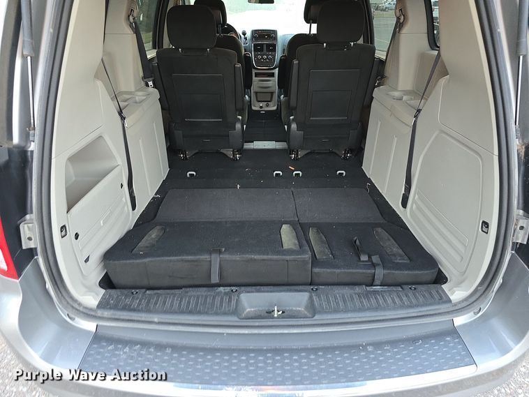 image for item LW9900 2016 Dodge Grand Caravan van