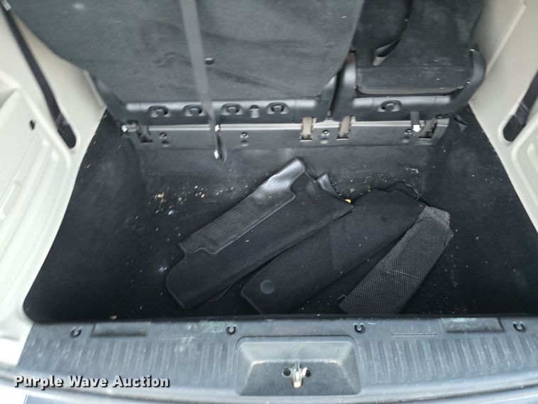 image for item LW9900 2016 Dodge Grand Caravan van