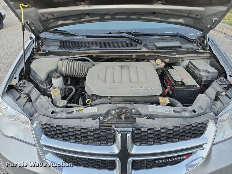 image for item LW9900 2016 Dodge Grand Caravan van