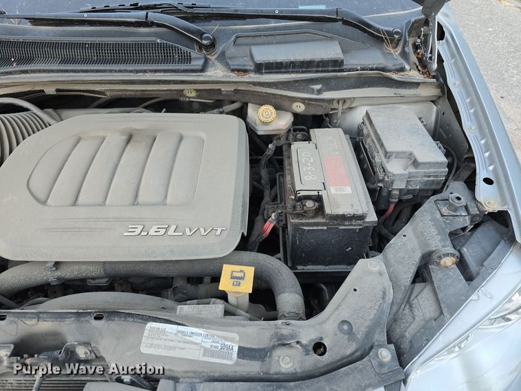 image for item LW9900 2016 Dodge Grand Caravan van