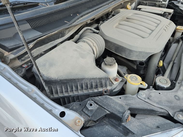 image for item LW9900 2016 Dodge Grand Caravan van