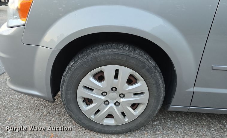 image for item LW9900 2016 Dodge Grand Caravan van