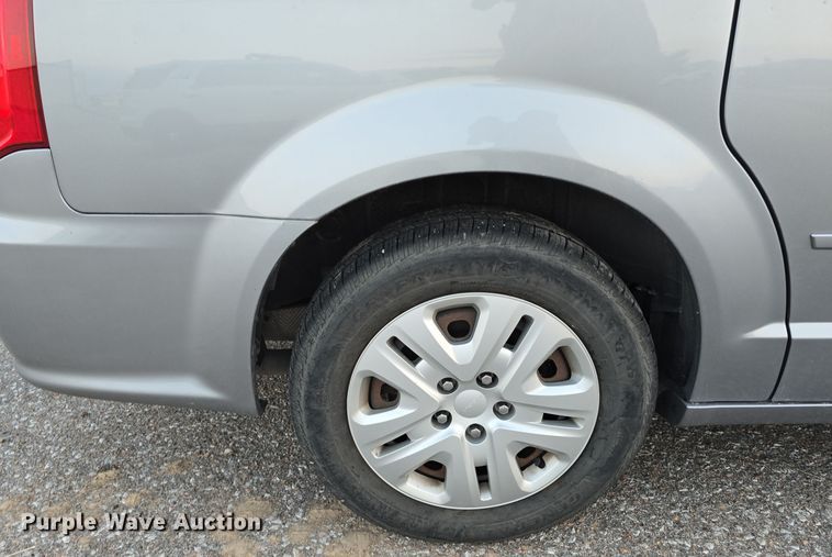 image for item LW9900 2016 Dodge Grand Caravan van