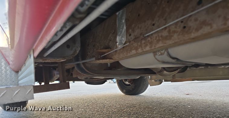 image for item LW9901 2001 Ford E350 Super Duty XLT van