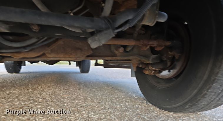 image for item LW9901 2001 Ford E350 Super Duty XLT van