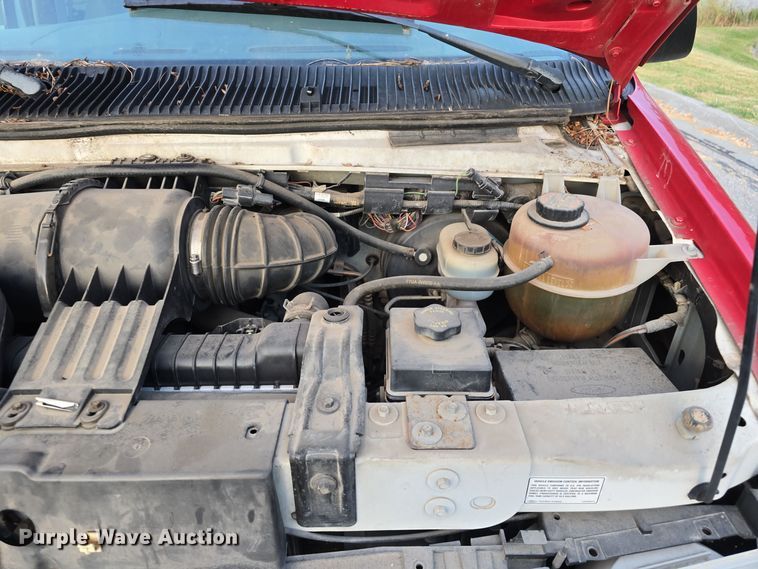 image for item LW9901 2001 Ford E350 Super Duty XLT van