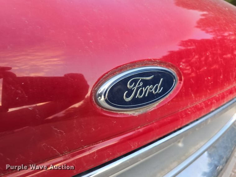 image for item LW9901 2001 Ford E350 Super Duty XLT van