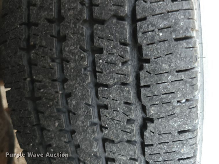 image for item LW9901 2001 Ford E350 Super Duty XLT van