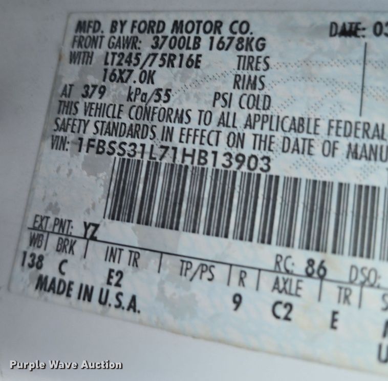 image for item LW9901 2001 Ford E350 Super Duty XLT van