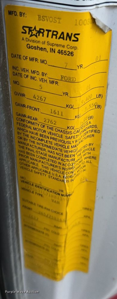 image for item LW9901 2001 Ford E350 Super Duty XLT van