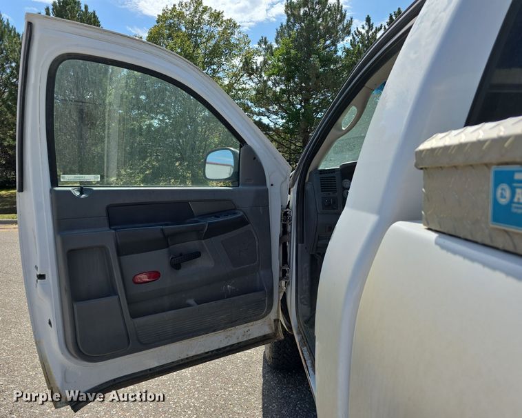 image for item LW9902 2008 Dodge Ram 2500HD pickup truck