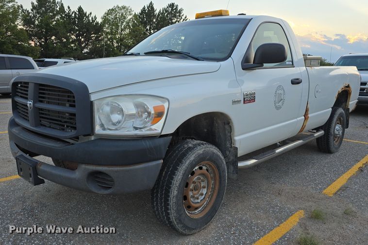 image for item LW9904 2008 Dodge Ram 2500HD pickup truck