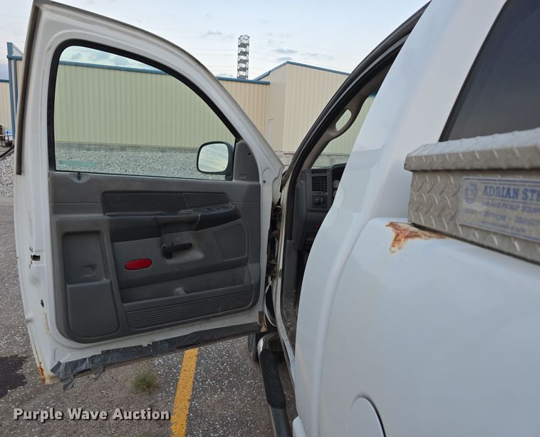 image for item LW9904 2008 Dodge Ram 2500HD pickup truck