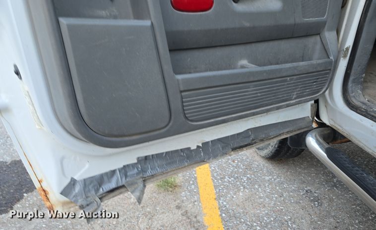 image for item LW9904 2008 Dodge Ram 2500HD pickup truck