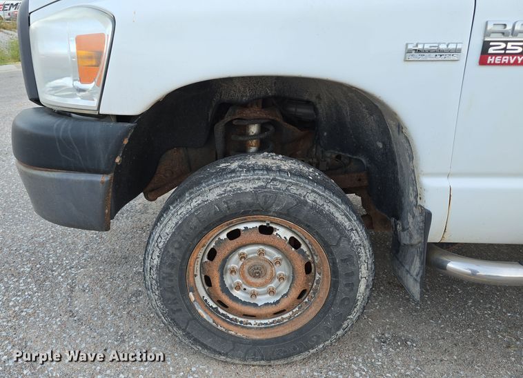 image for item LW9904 2008 Dodge Ram 2500HD pickup truck