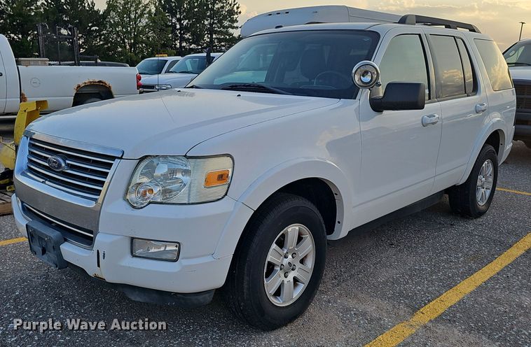 image for item LW9907 2010 Ford Explorer XLT SUV