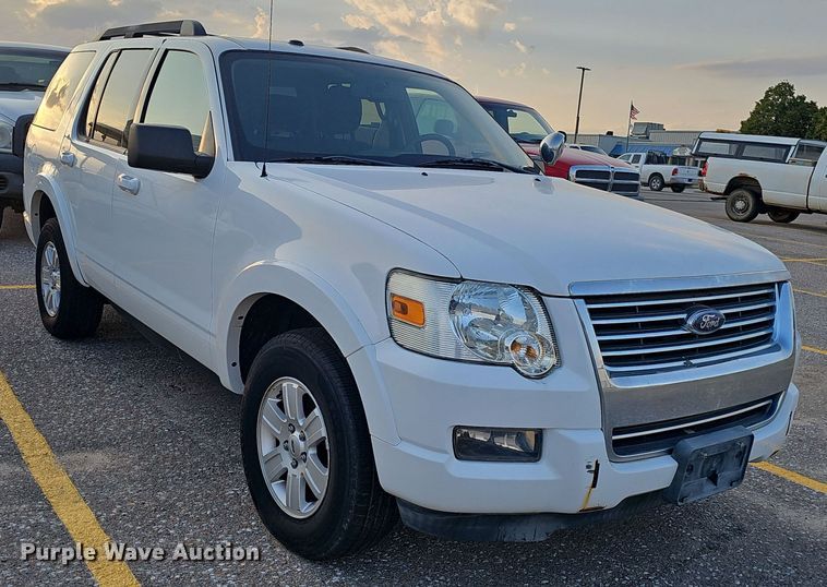 image for item LW9907 2010 Ford Explorer XLT SUV