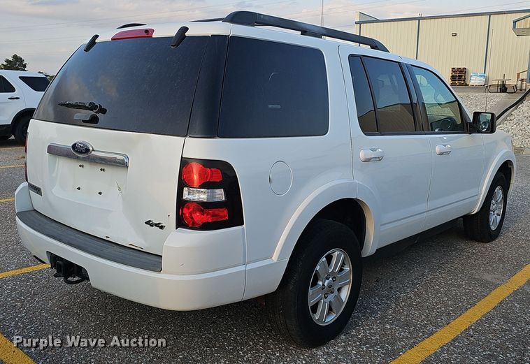 image for item LW9907 2010 Ford Explorer XLT SUV