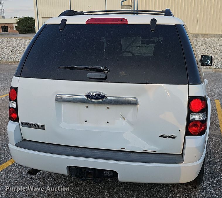 image for item LW9907 2010 Ford Explorer XLT SUV