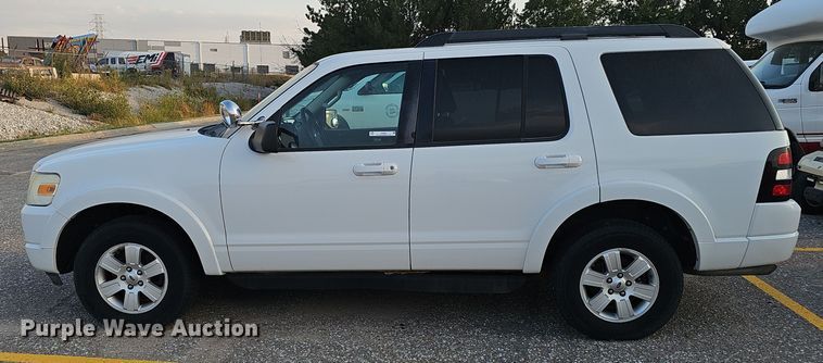 image for item LW9907 2010 Ford Explorer XLT SUV