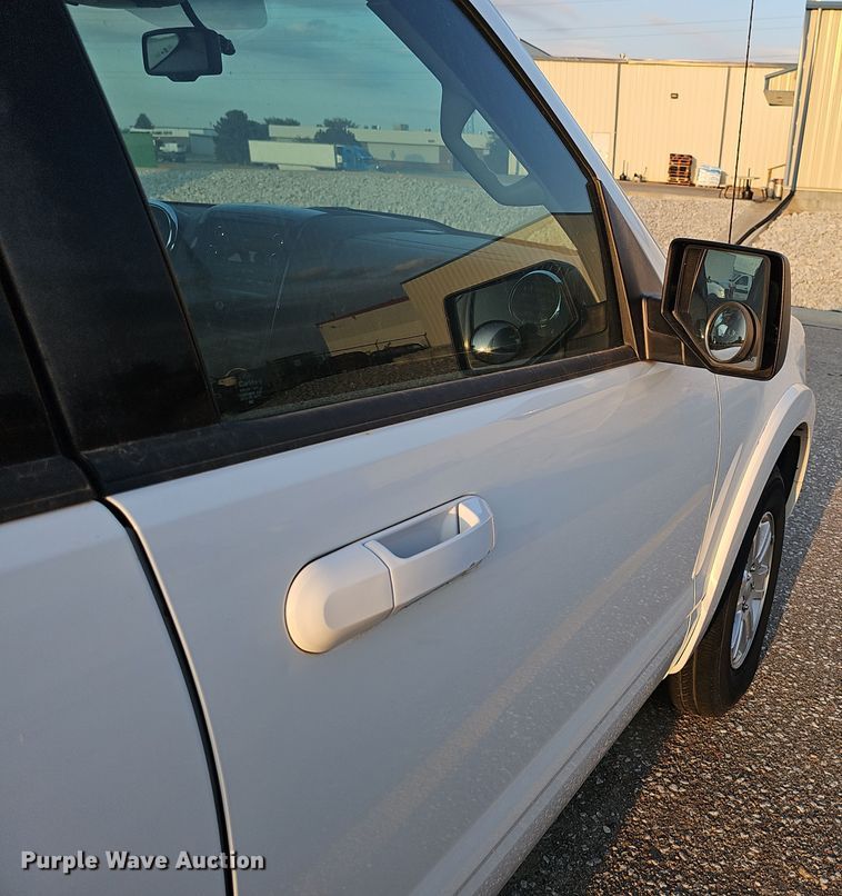 image for item LW9907 2010 Ford Explorer XLT SUV