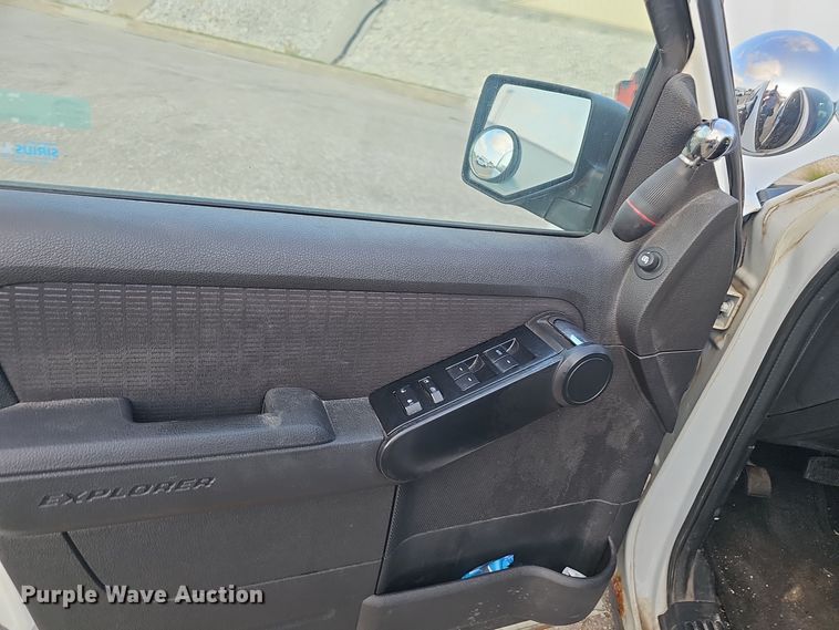 image for item LW9907 2010 Ford Explorer XLT SUV