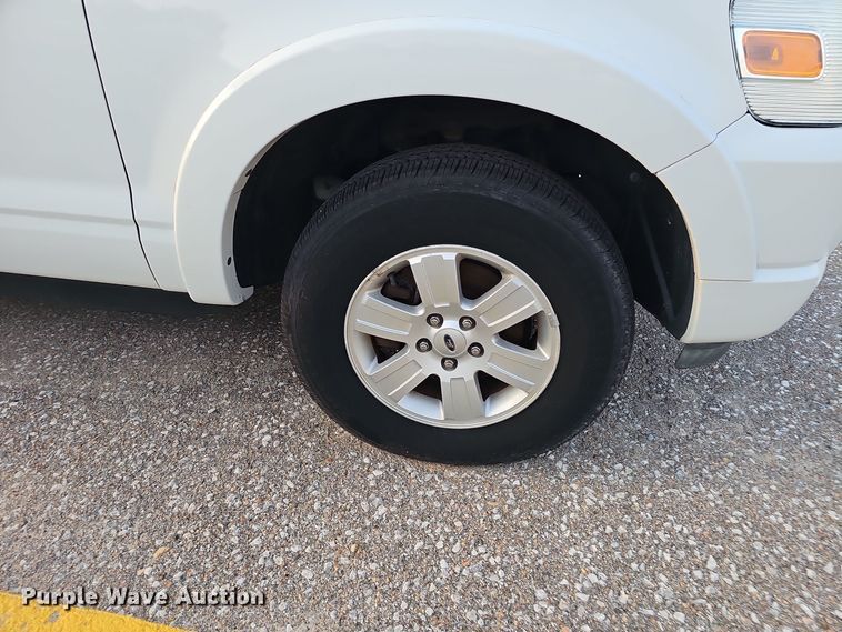 image for item LW9907 2010 Ford Explorer XLT SUV