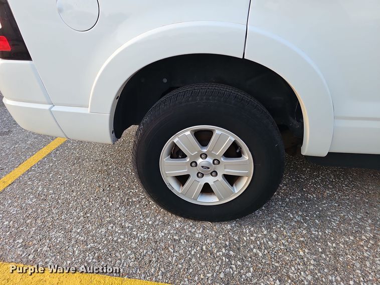 image for item LW9907 2010 Ford Explorer XLT SUV