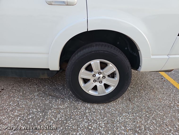 image for item LW9907 2010 Ford Explorer XLT SUV