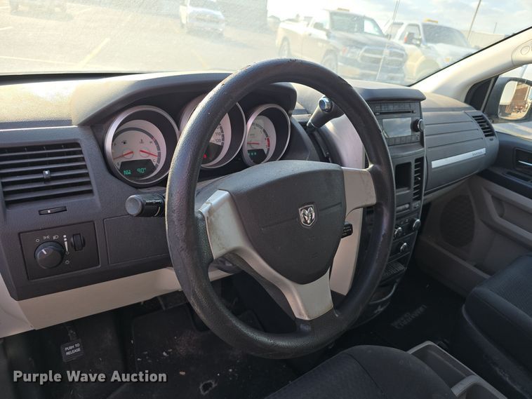 image for item LW9908 2010 Dodge Grand Caravan SE van