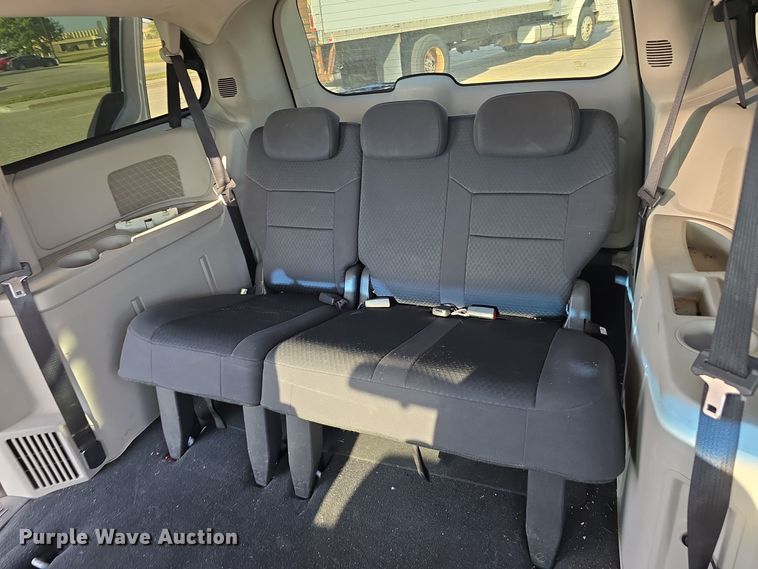 image for item LW9908 2010 Dodge Grand Caravan SE van