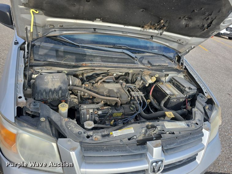 image for item LW9908 2010 Dodge Grand Caravan SE van