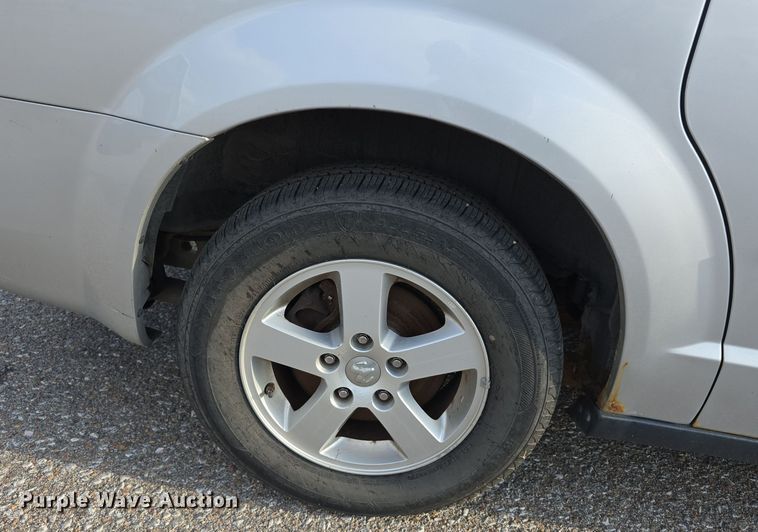 image for item LW9908 2010 Dodge Grand Caravan SE van